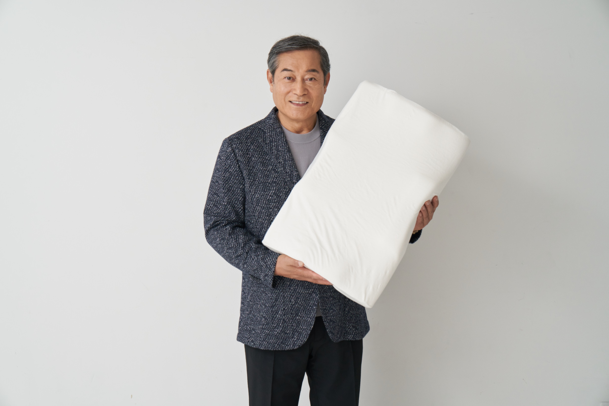 松平健おすすめの健眠枕