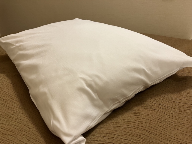 なぜストレートネックの人は枕を使わないほうがいいのか？